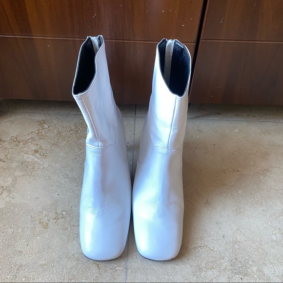 Dorateymur White Leather Ankle Boots 3” heel square toe - Picture 2 of 6